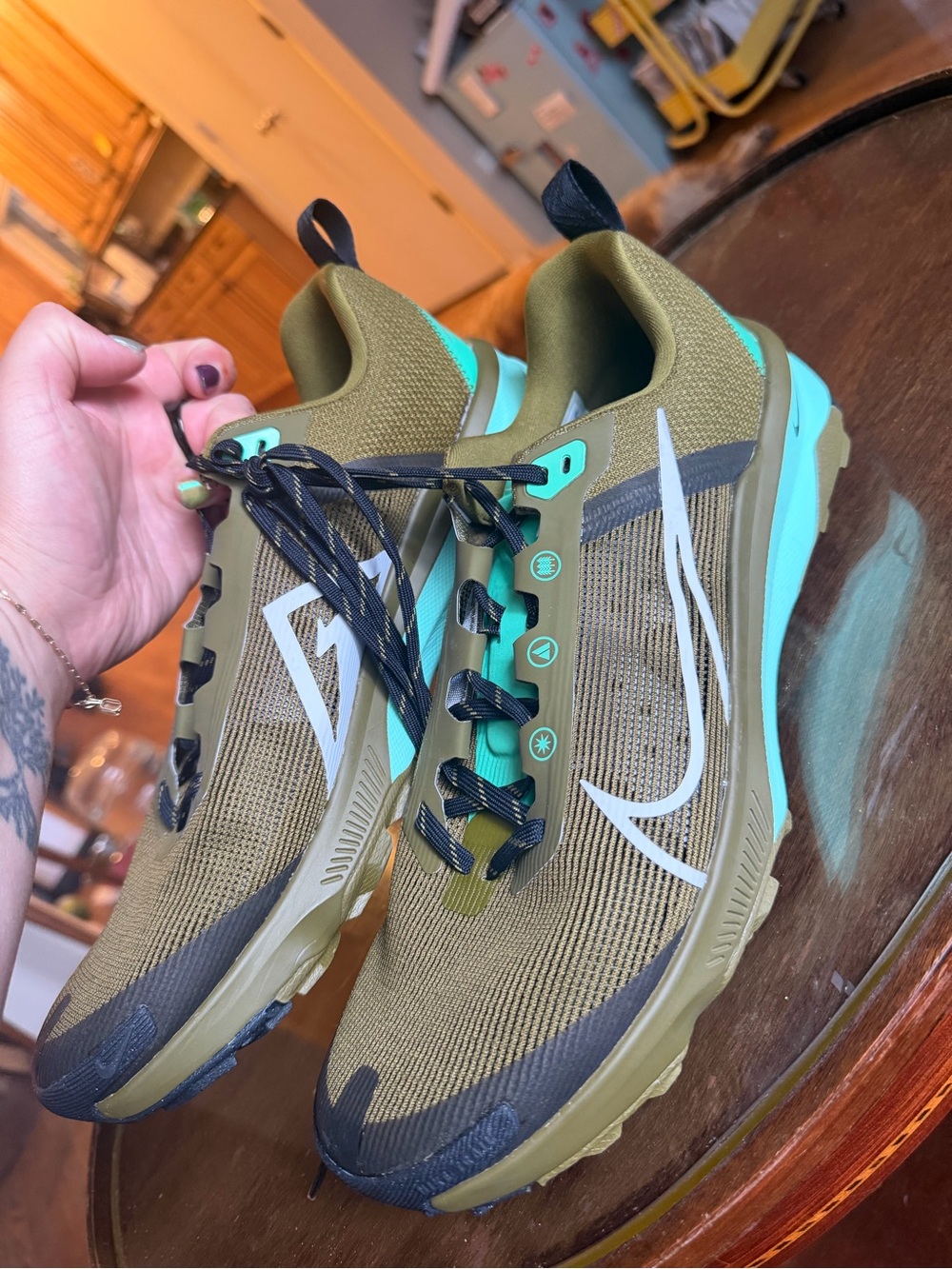 NWOT Nike Men's Olive Green & Teal Trail Sneakers Size 11